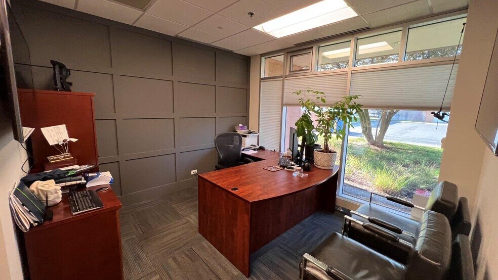 More Photos Of 3813 Illinois Ave, St Charles Office For Sale