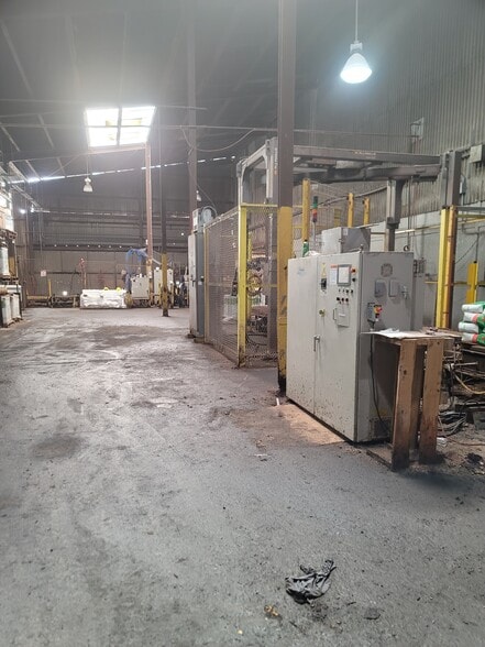 More Photos Of 2582 Salisbury Hwy, Statesville Manufacturing For Sale