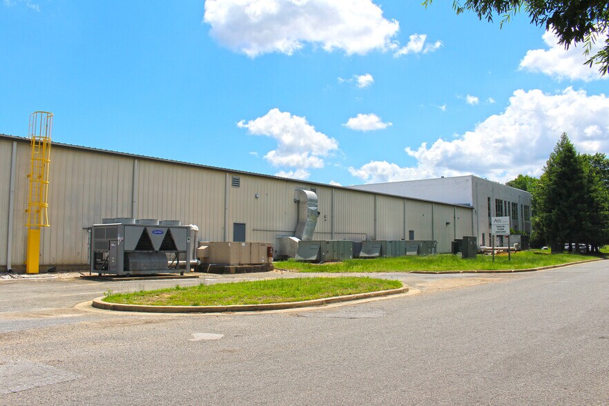 More Photos Of 4590 Graphics Dr, White Plains Manufacturing For Sale