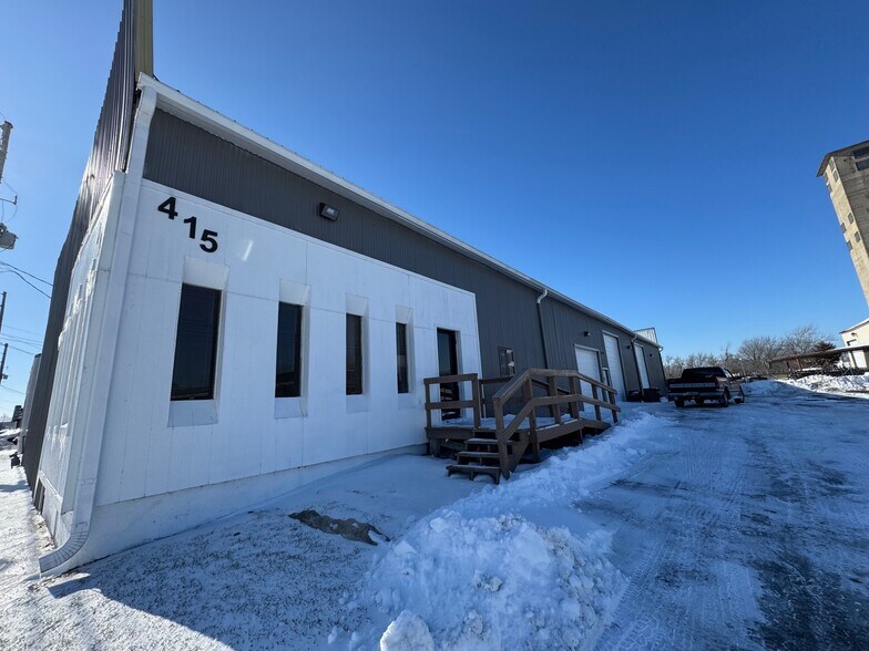 More Photos Of 415 S Kansas Ave, Olathe Warehouse For Lease