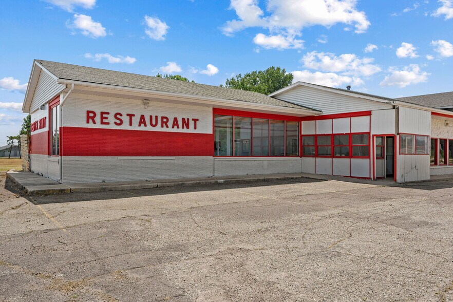More Photos Of 3401 W Oakland Ave, Austin Truck Stop For Sale