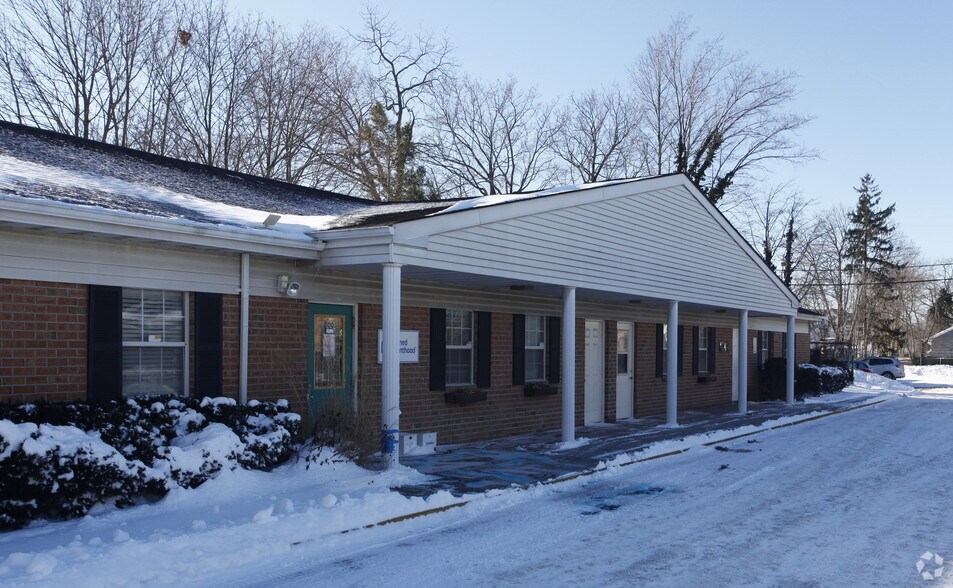 More Photos Of 550 E Main St, Riverhead Office For Lease