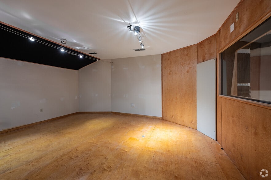 More Photos Of 816 5th Ave, Pittsburgh Office For Sale