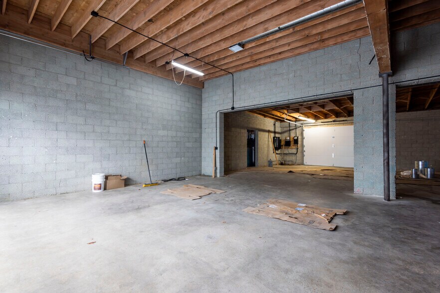More Photos Of 8651-8655 Washington Blvd, Los Angeles Auto Repair For Lease