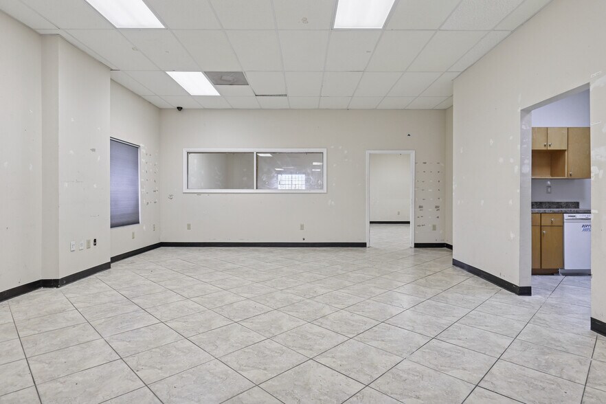 More Photos Of 711 Cassat Ave, Jacksonville Service For Sale