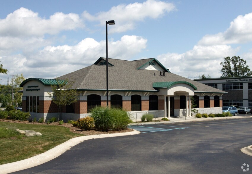 More Photos Of 5050 Cascade Rd SE, Grand Rapids Medical For Lease