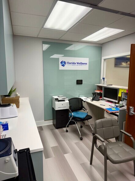 More Photos Of 1911 Harrison St, Hollywood Medical For Lease