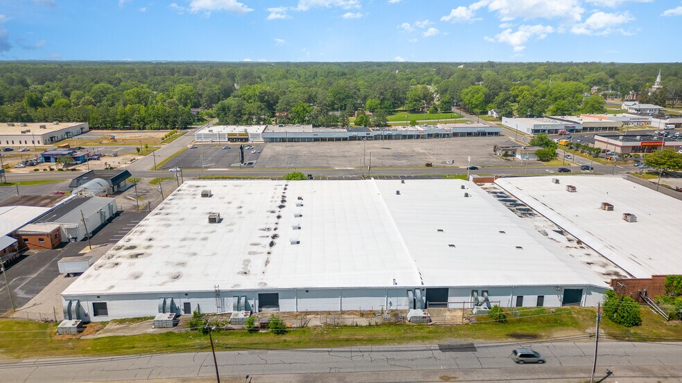 More Photos Of 2613-2625 Lee Ave, Sanford Manufacturing For Lease