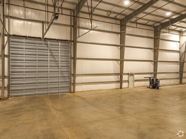 More Photos Of 4690 Polo Gate Blvd, Charlotte Warehouse For Lease
