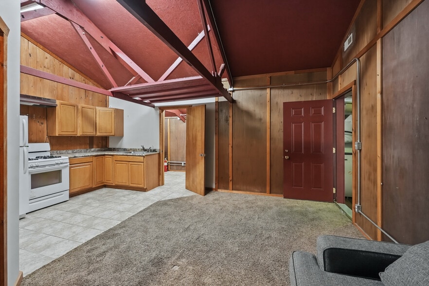 More Photos Of 100 S Old State Road 15, Leesburg Restaurant For Sale