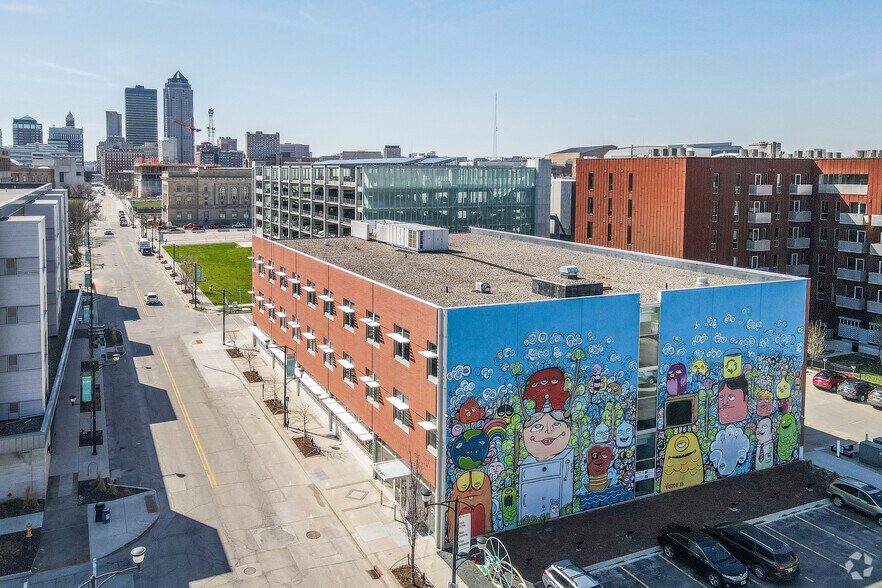 More Photos Of 300 E Locust St, Des Moines Office For Lease