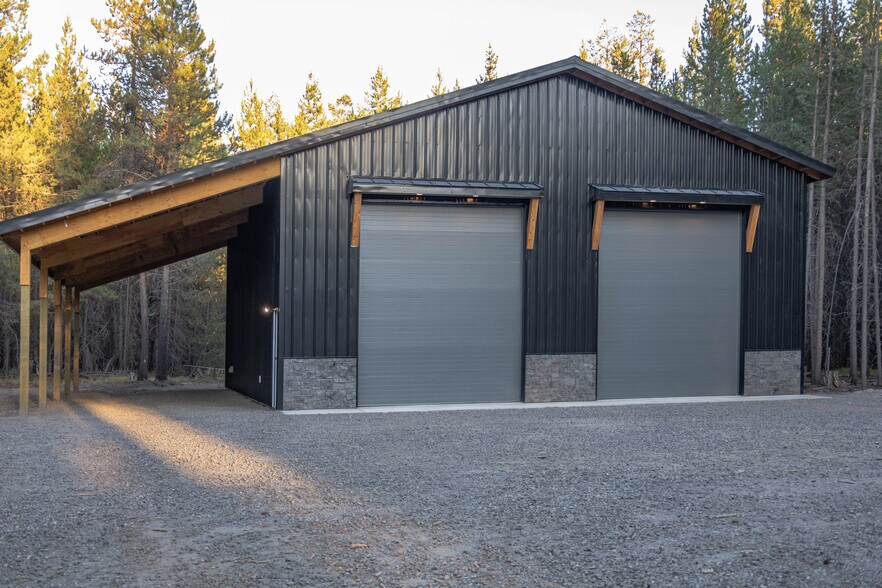 More Photos Of 56522 Solar Dr, Bend Contractor Storage Yard For Sale