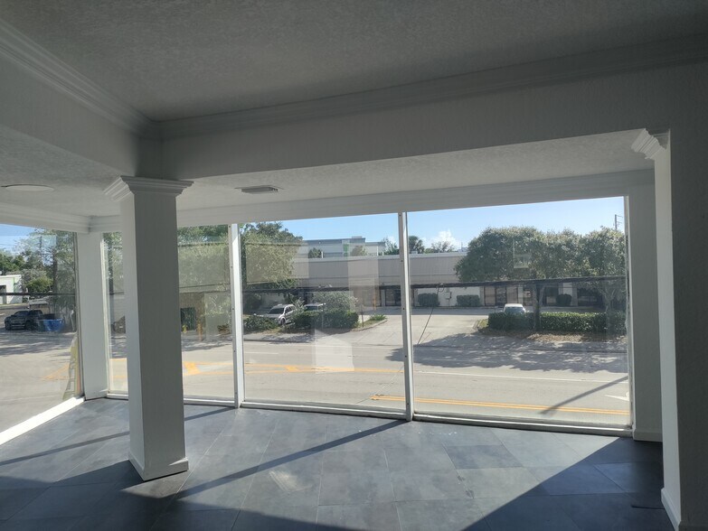 More Photos Of 4861 N Dixie Hwy, Oakland Park Office Residential For Lease