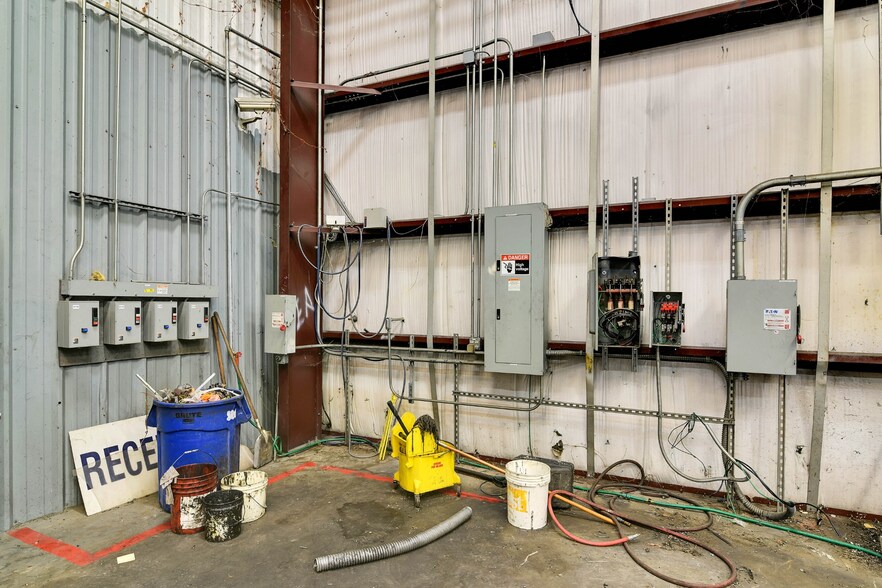 More Photos Of 2413 Roy Rd, Pearland Manufacturing For Sale