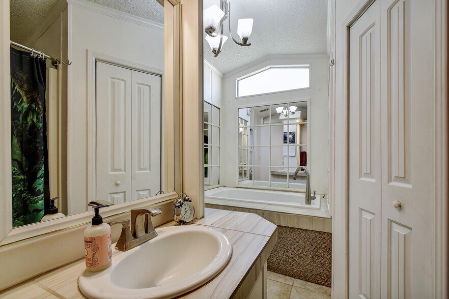 More Photos Of 1340 Hinch Dr, New Braunfels Apartments For Sale