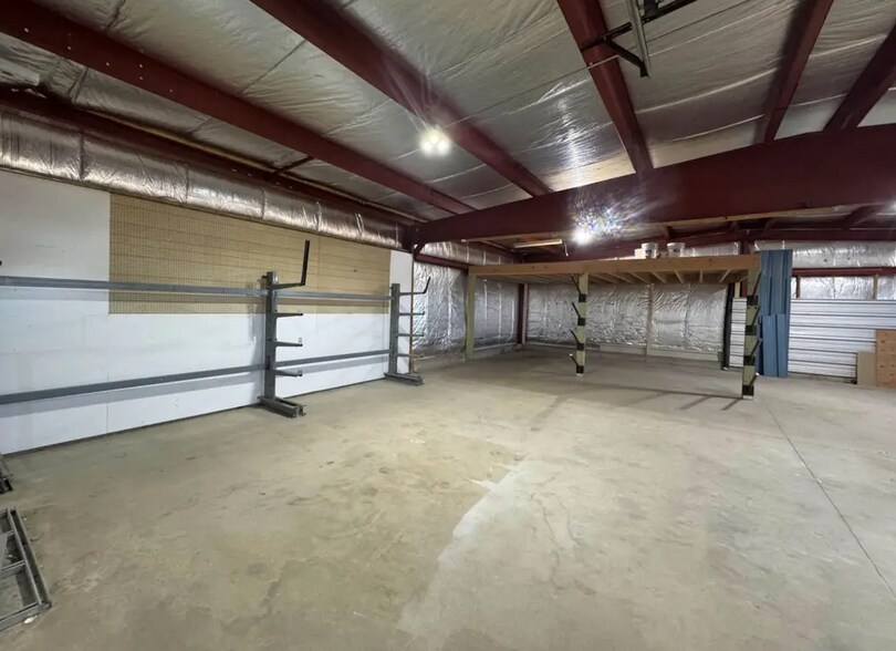 More Photos Of 633 1st Ave, Monroe Showroom For Sale