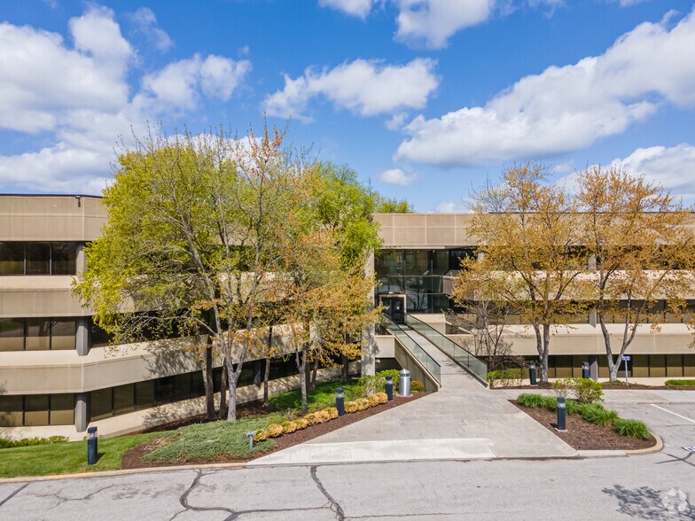 More Photos Of 1001 E 101st Ter, Kansas City Office For Lease