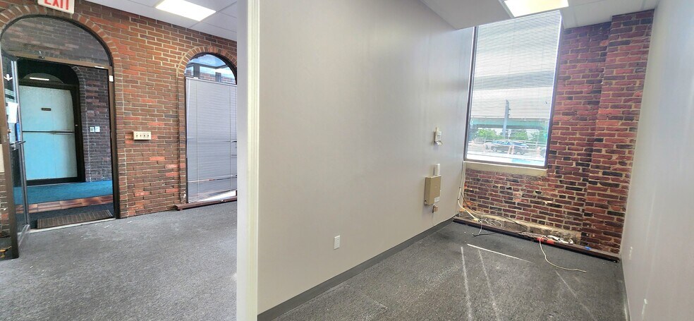 More Photos Of 464 Bremen St, East Boston Freestanding For Lease