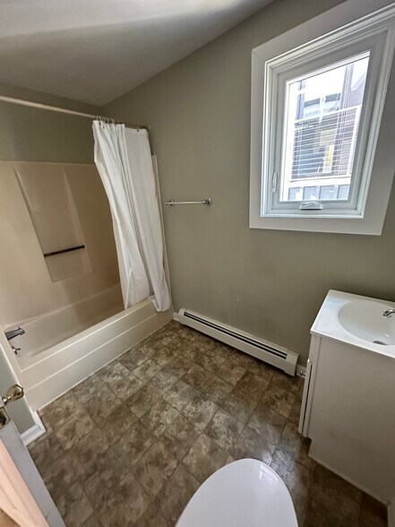 More Photos Of 69 Newbury St, Portland Storefront Retail Residential For Sale
