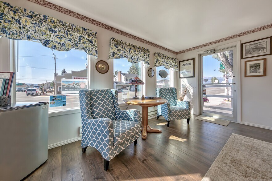 More Photos Of 310 Main St, Bridgeport Hotel For Sale