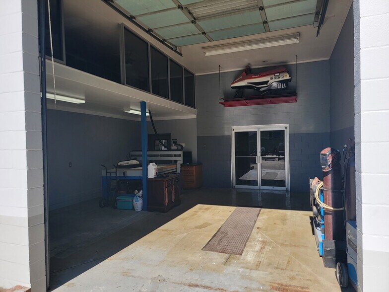 More Photos Of 1106 Goodale Ave, Camden Flex For Sale