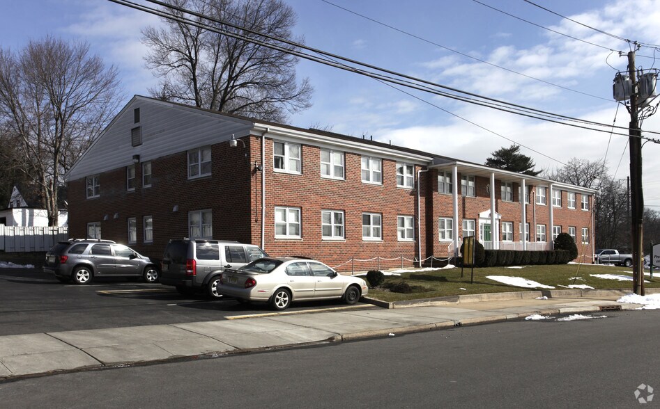 More Photos Of 15 Prospect Ln, Colonia Office For Sale