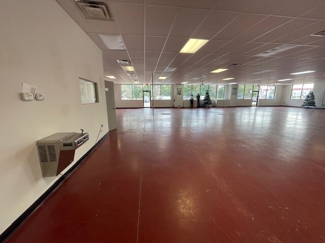 More Photos Of 1844 Longwood Lake Mary Rd, Longwood Showroom For Sale