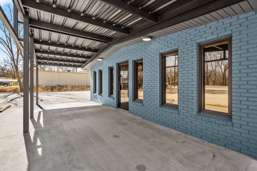 More Photos Of 407 S Home St, Corrigan Auto Dealership For Lease