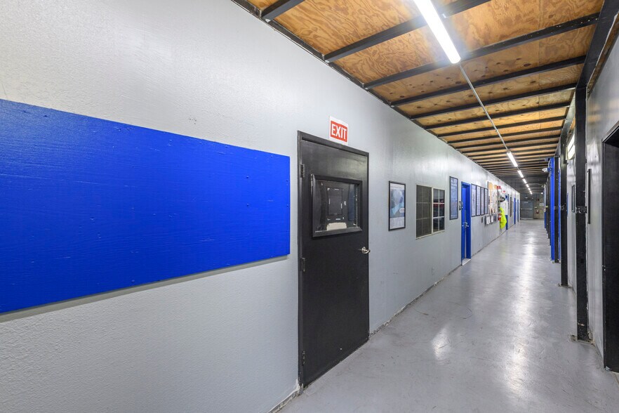 More Photos Of 10232-10234 Glenoaks Blvd, Pacoima Warehouse For Sale