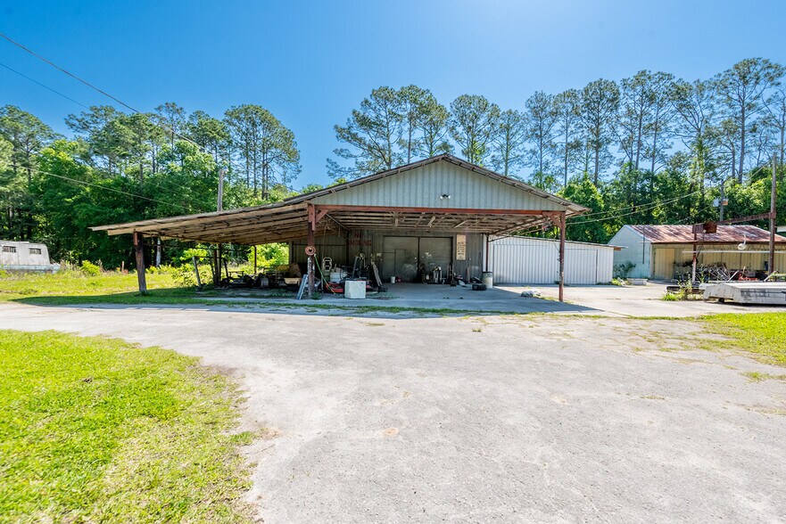 More Photos Of 2856 NE 187th St, Starke Manufacturing For Sale