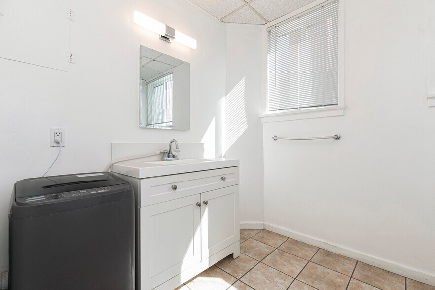 More Photos Of 1138 N Parish Pl, Burbank Apartments For Sale