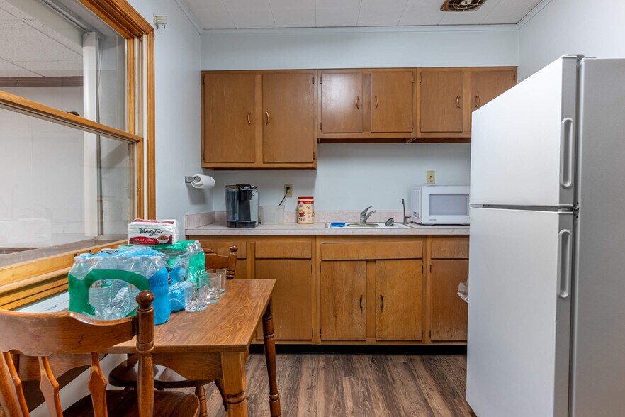 More Photos Of 3946 Indian Ripple Rd, Dayton Warehouse For Lease