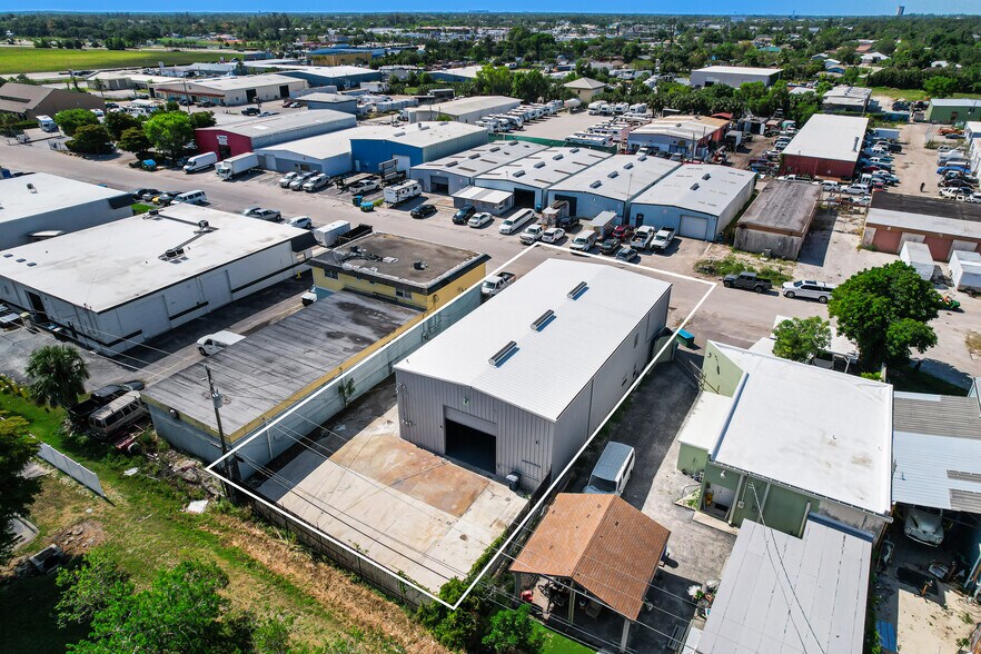 More Photos Of 1911 Dana Dr, Fort Myers Warehouse For Sale