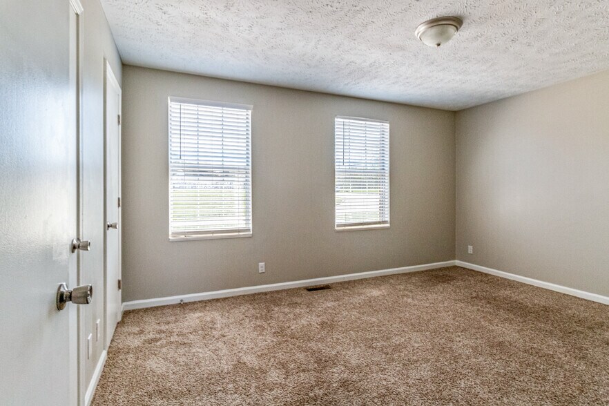 More Photos Of 291 Dunbar Cave Rd, Clarksville Multifamily For Sale