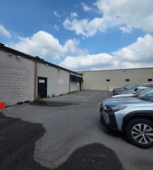 More Photos Of 7311 Little River Tpke, Annandale Storefront For Sale