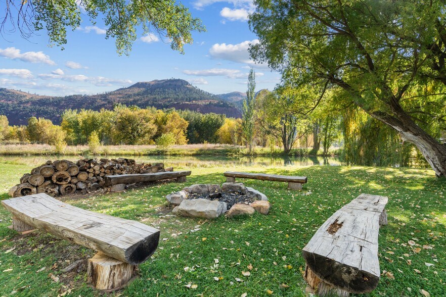 More Photos Of 27846 US 550, Durango Specialty For Sale