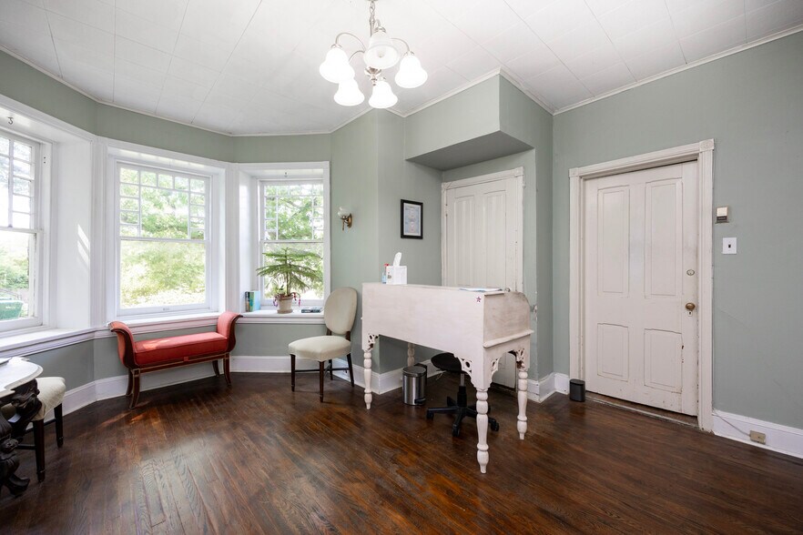 More Photos Of 234 Conestoga Rd, Wayne Specialty For Sale