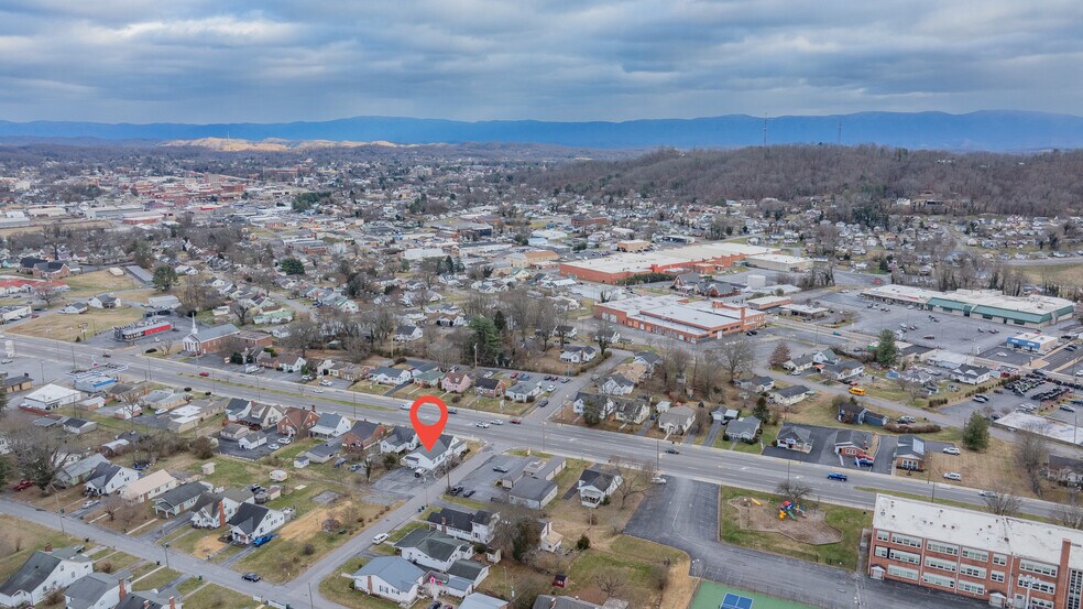 More Photos Of 1941 Euclid Ave, Bristol Medical For Sale