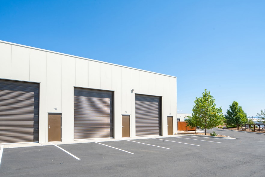 More Photos Of 2700 N Lake Valley Rd, Prescott Valley Light Manufacturing For Sale