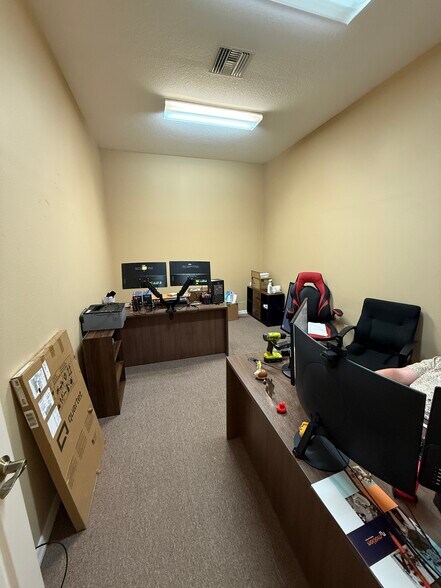 More Photos Of 5282-5286 Applegate Dr, Spring Hill Office For Sale