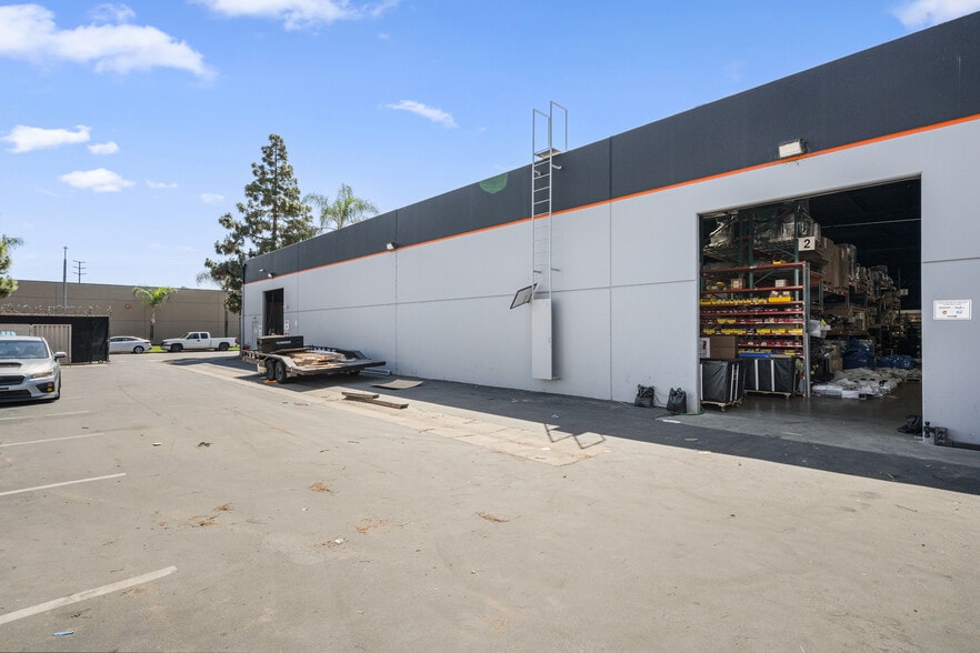 More Photos Of 735 W Orangethorpe Ave, Placentia Warehouse For Sale