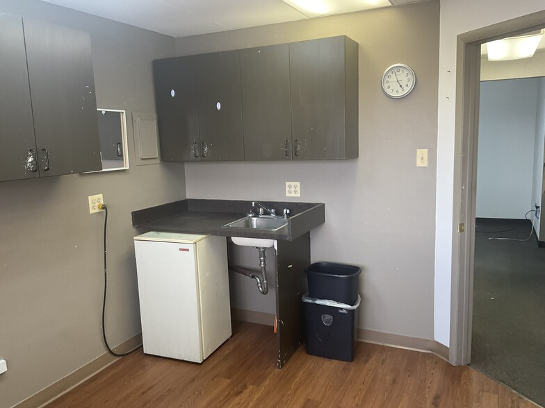 More Photos Of 4045 N Wadsworth Blvd, Wheat Ridge Office For Sale