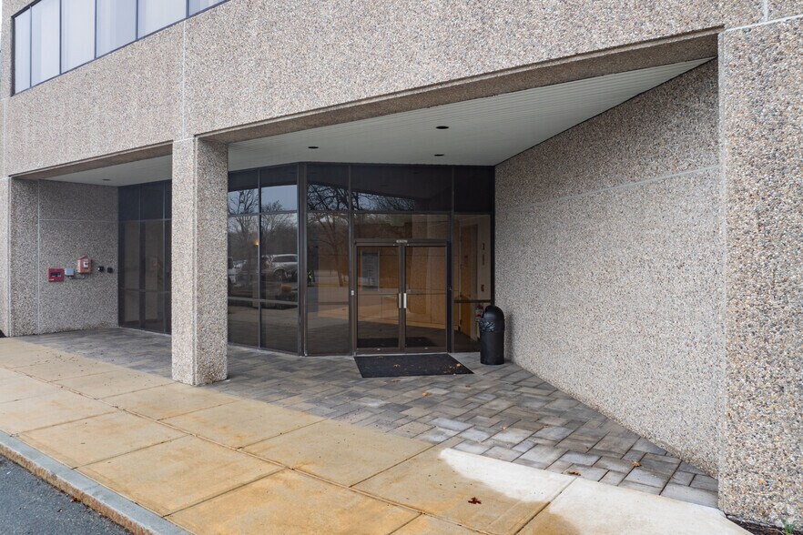 More Photos Of 99 Rosewood Dr, Danvers Office For Lease