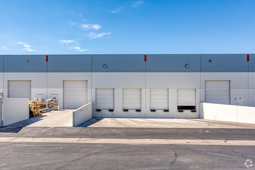 More Photos Of 4114 N Pecos Rd, Las Vegas Warehouse For Lease