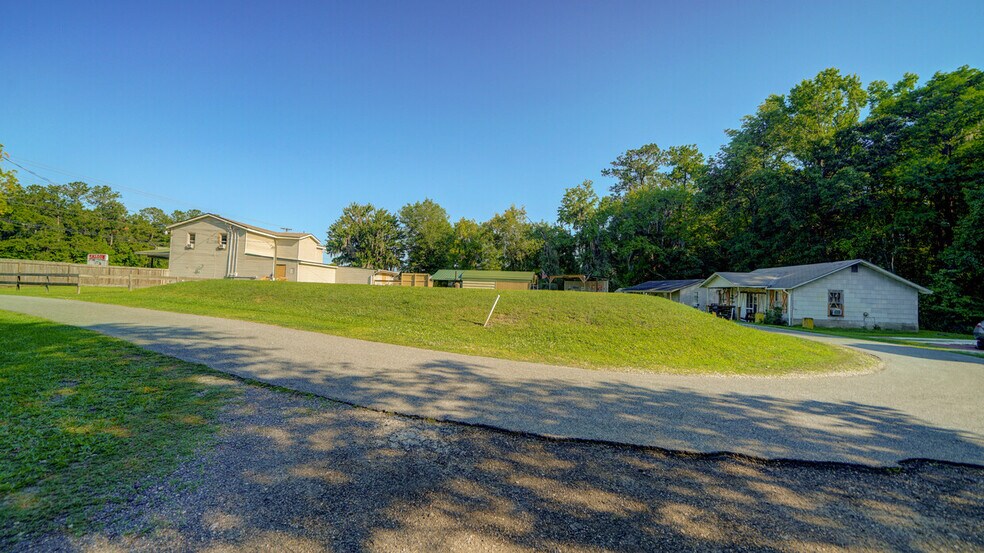 More Photos Of 3297 US 17 Hwy, Green Cove Springs Bar For Sale