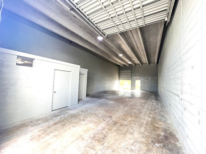 More Photos Of 1909-2099 Opa Locka Blvd, Miami Warehouse For Lease