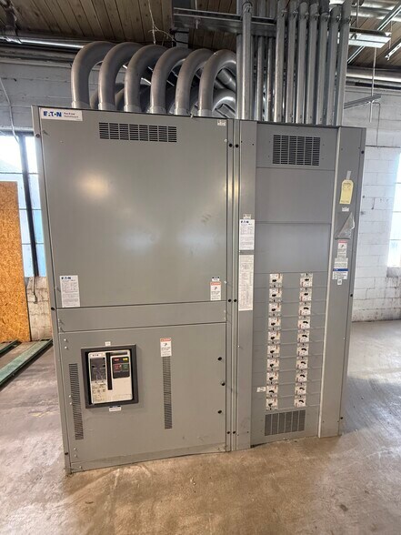 More Photos Of 220 E 14th Ave, North Kansas City Distribution For Lease