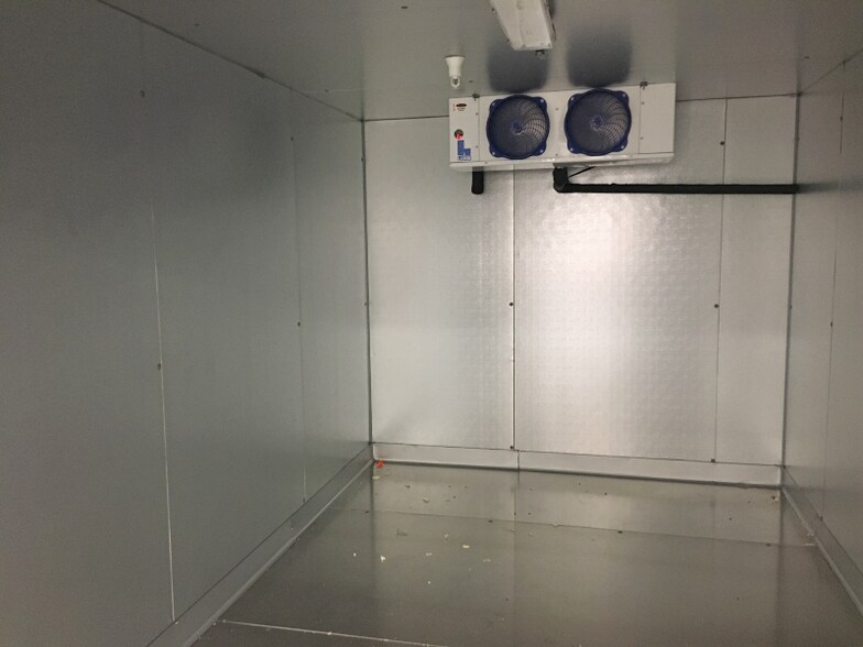 More Photos Of 175 Lewis Rd, San Jose Light Manufacturing For Sale