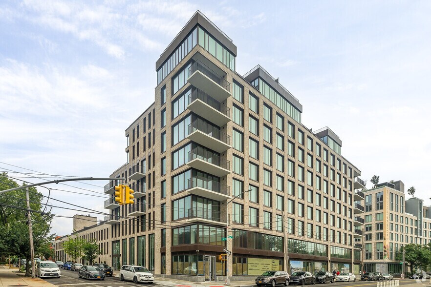 More Photos Of 30-55 Vernon Blvd, Long Island City Apartments For Lease
