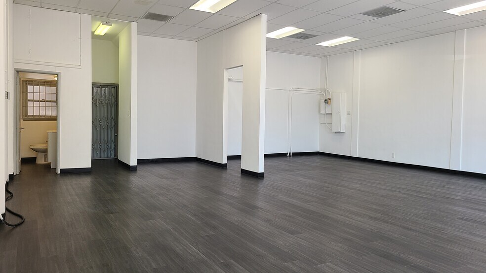 More Photos Of 969 N Hill St, Los Angeles Storefront For Lease